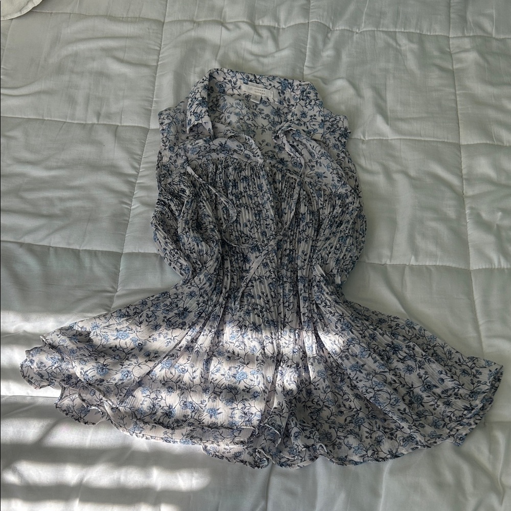 Floral Blue and White top